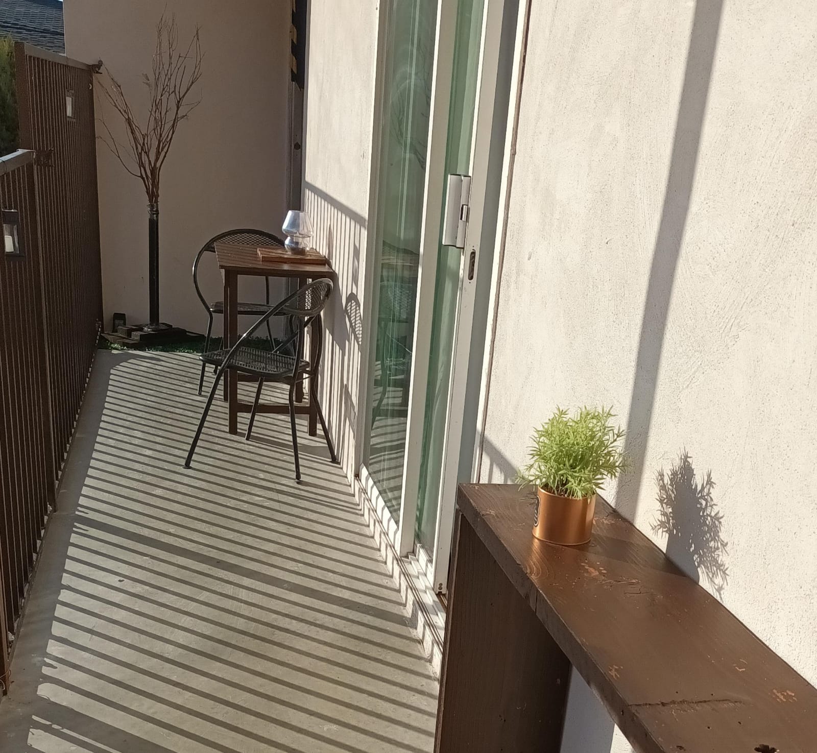 Jardin con alberca y area techada