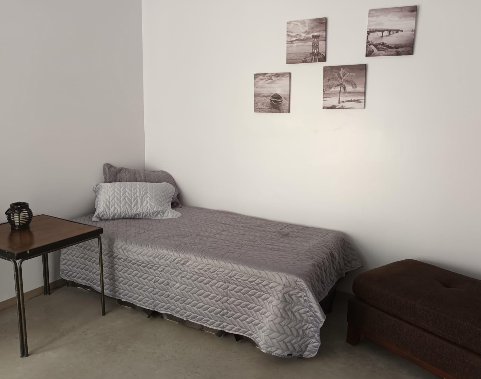 Jardin con alberca y area techada