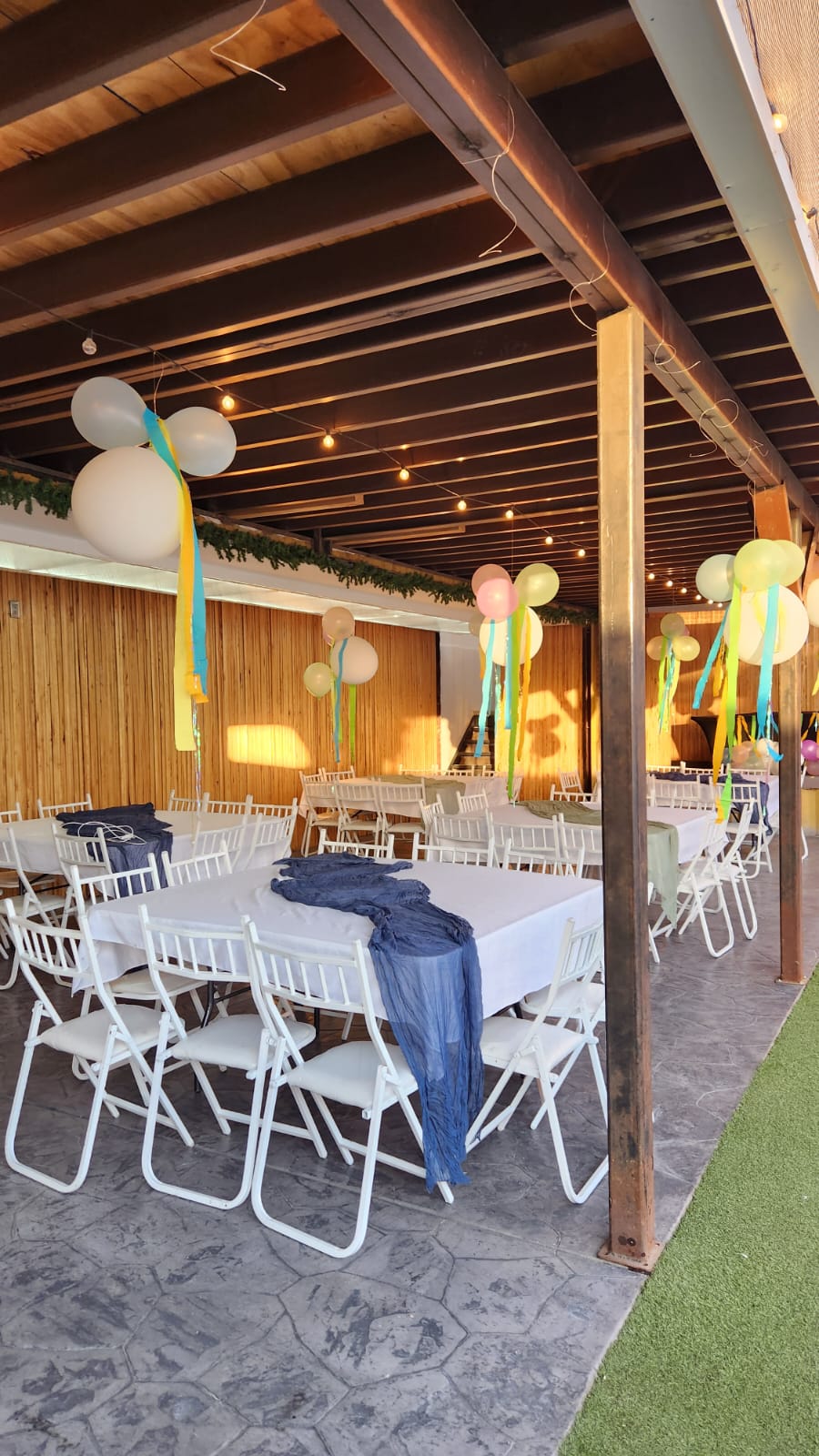 Jardin con alberca y area techada